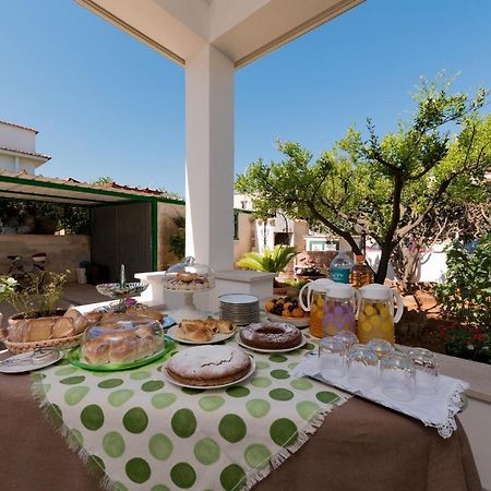 サン・ヴィート・ロ・カーポ Tra La Montagna E Il Mare Bed & Breakfast エクステリア 写真