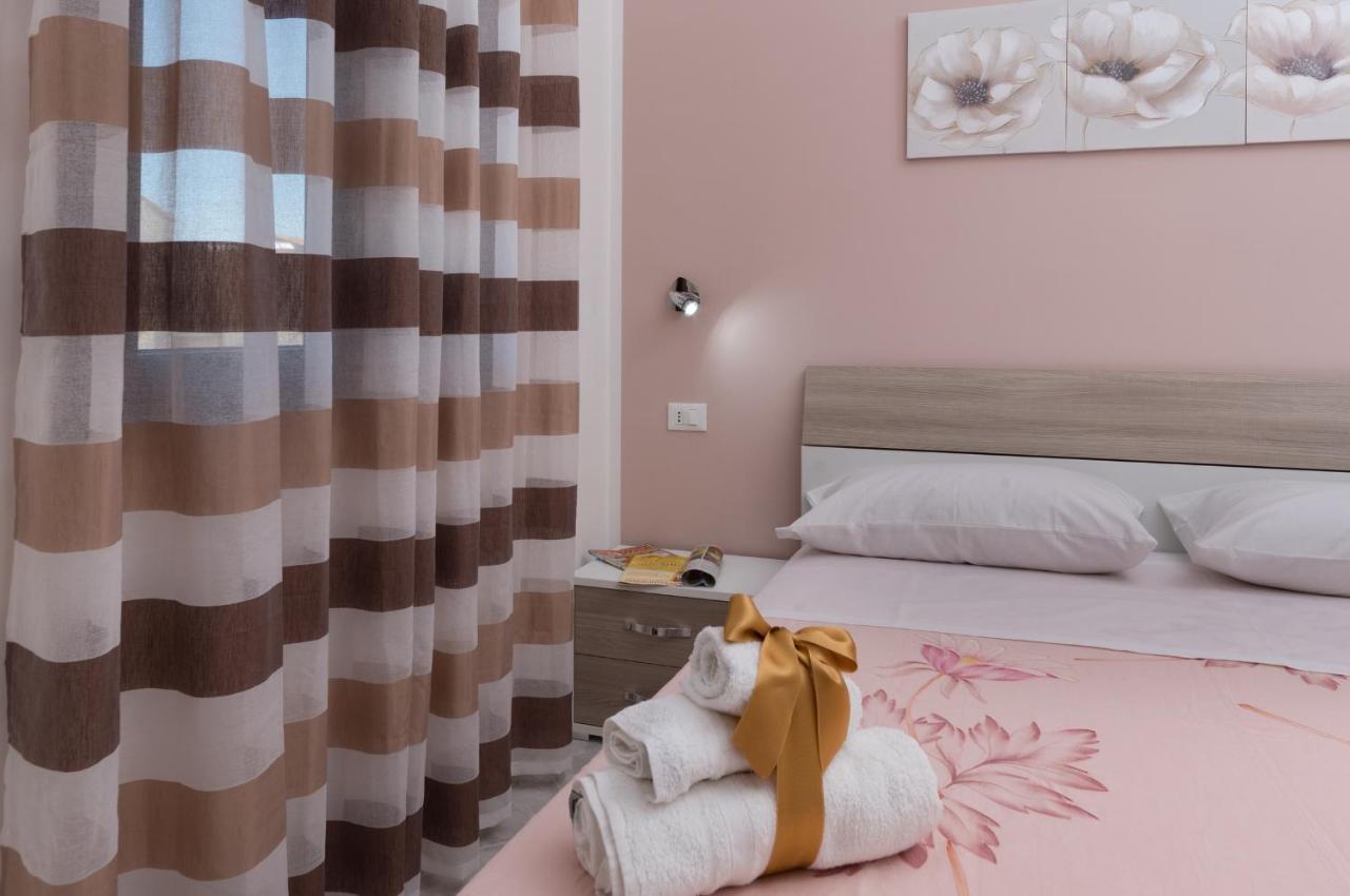 サン・ヴィート・ロ・カーポ Tra La Montagna E Il Mare Bed & Breakfast エクステリア 写真